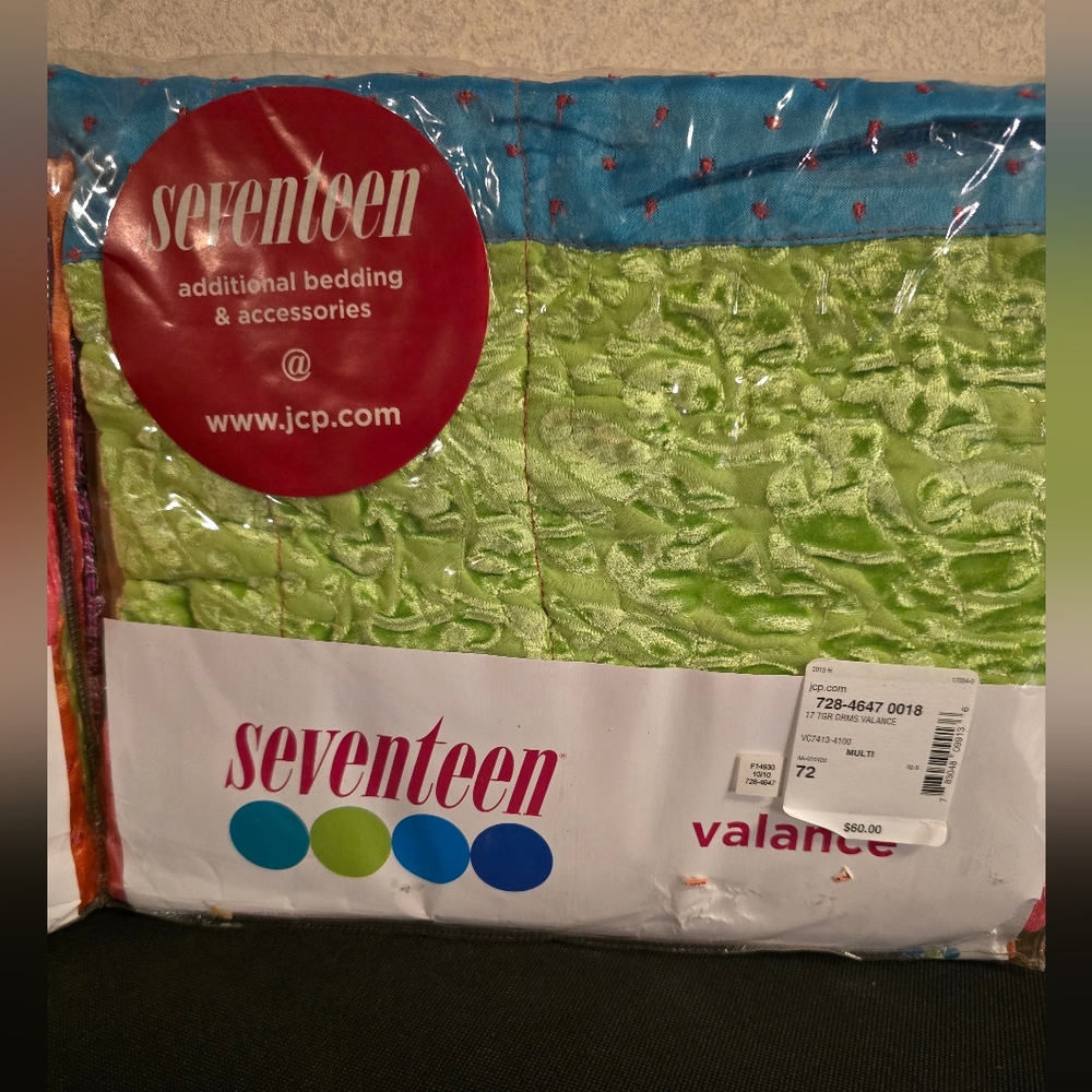 2 Seventeen Valances - Picture 3 of 4